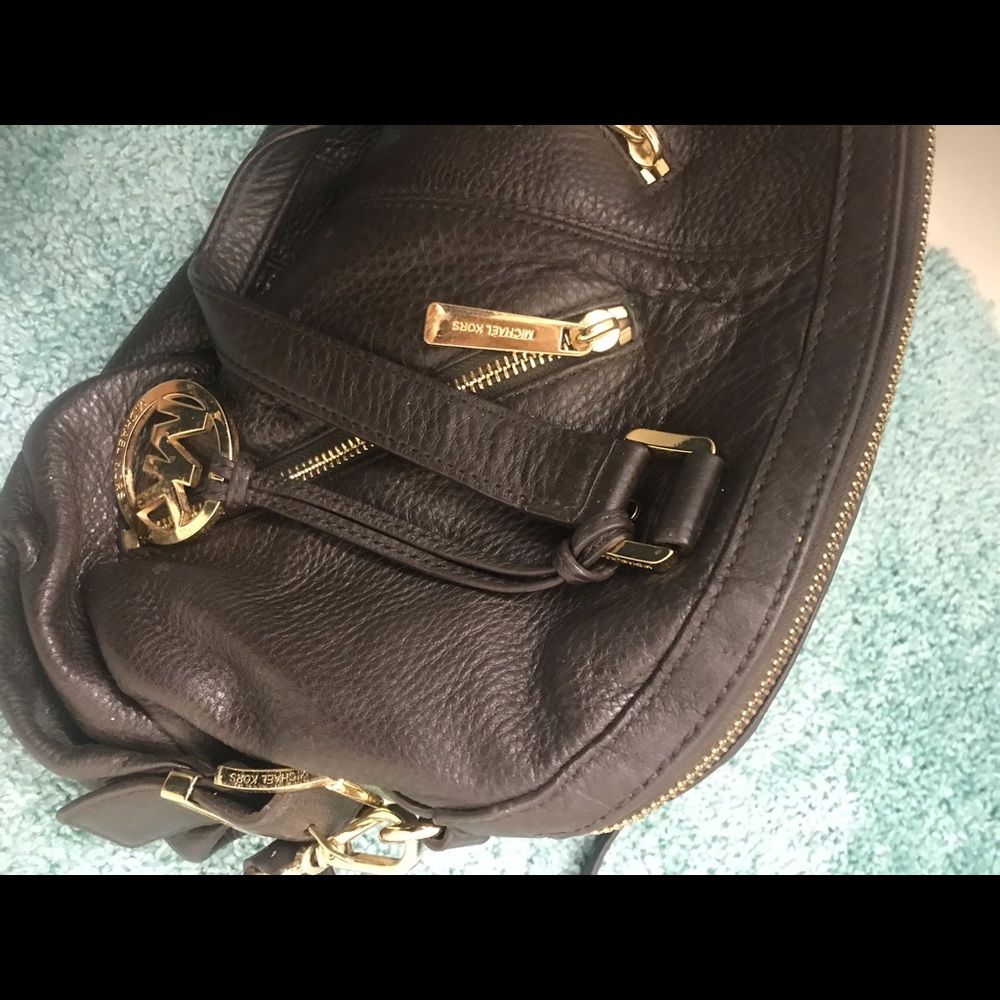 Michael Kors purse, leather * EUC - Picture 6 of 8